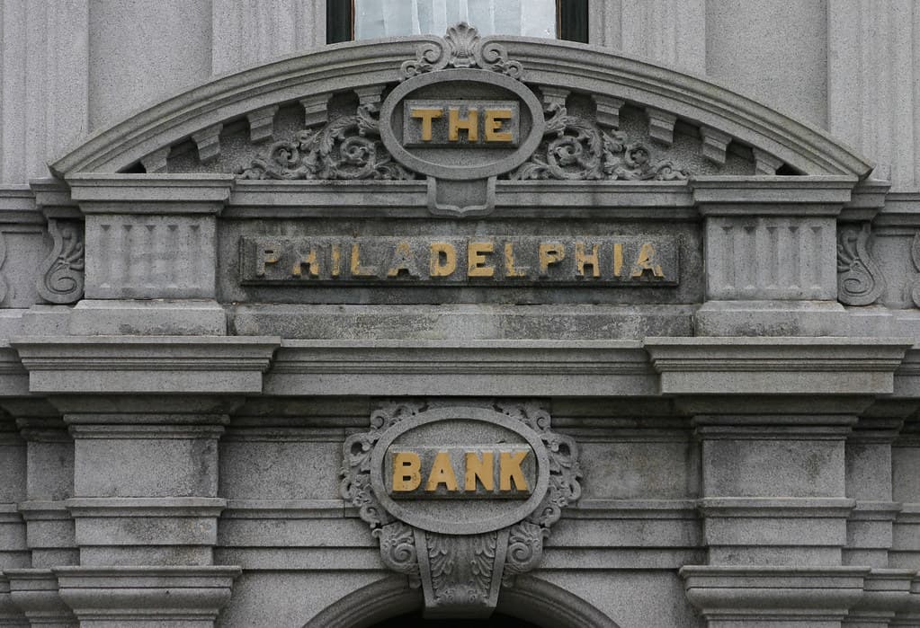 One Treasury book, two convictions: shorts cover up front, deepen at the long end