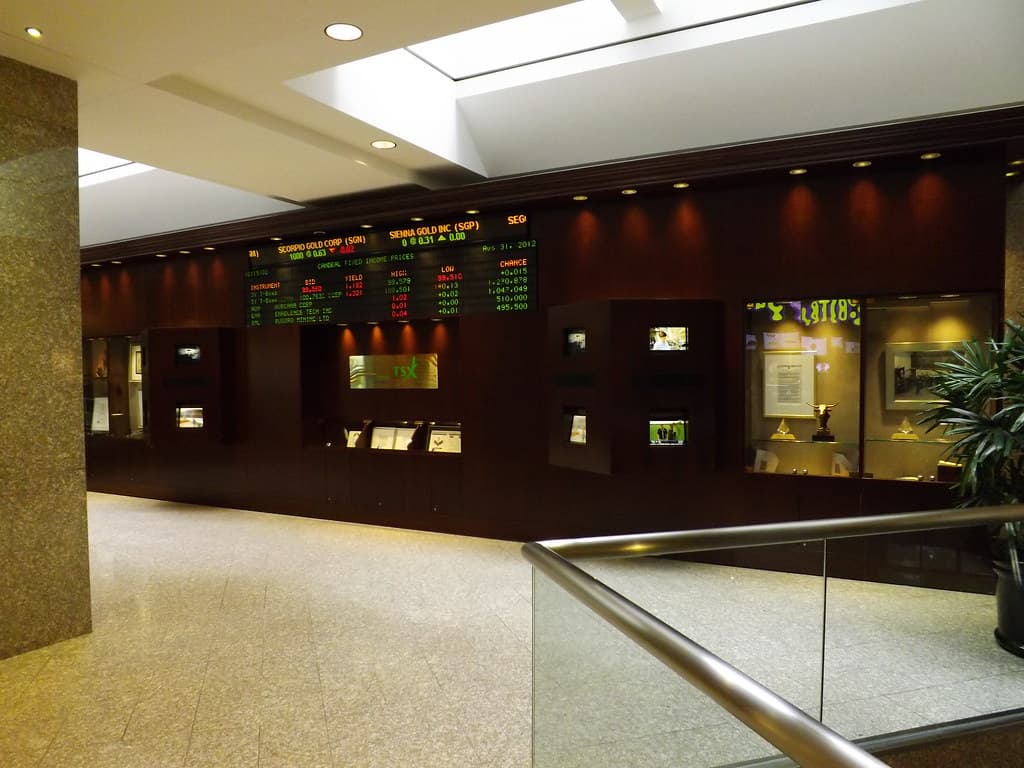 S&P 500 shrugs off Iran rhetoric and an earnings miss cluster