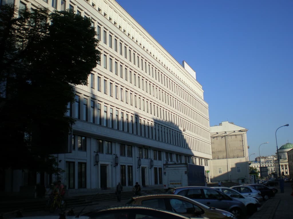 RPP silence, EU embargo friction leave Polish assets untested